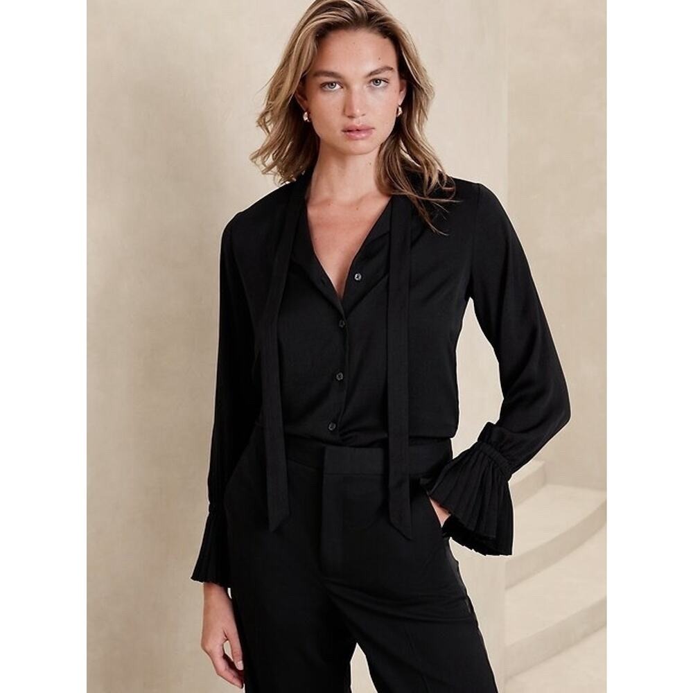 Banana Republic L Large Long Sleeve Pleat Cuff Black Button Up Tie Front Blouse